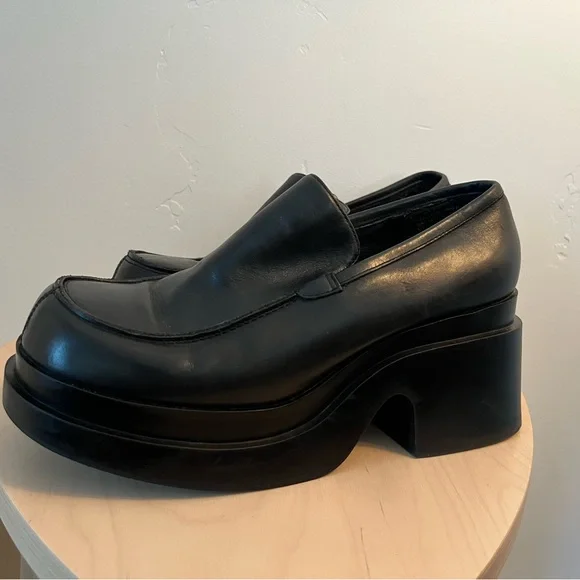 90s/00s Steve Madden Black Leather Loafers - Picture 2 of 5